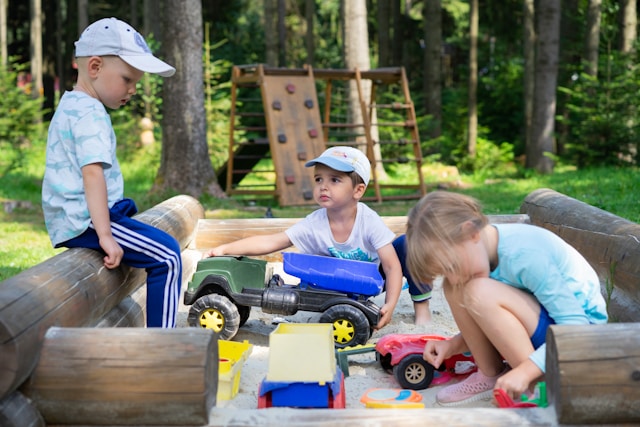 Building Social Skills Over the Summer: A Guide for Parents